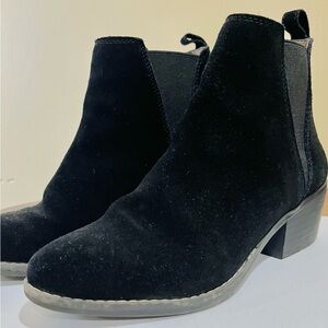 White Mountain Women's Black Suede Leather Side Zip Ankle Bootie 7M Shoes Boots